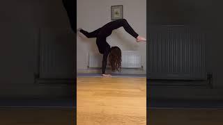 #helenacontortion #contortion #bending #flexibility #stretch #shorts