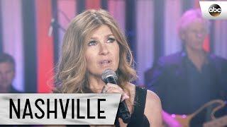 Connie Britton (Rayna Jaymes) Sings "Hold On To Me" - Nashville 4x17