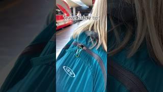 Use a carabiner to keep pickpockets from easily getting into your backpack. #travel #vacation