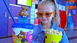 Едем в Кинотеатр, Ярослава потеряла Мишку, Шопинг в Магазине Игрушек Видео для детей