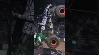 Smokin’ Monster Truck Crazy Wheelie! #monstertruck #monsterjam #shorts