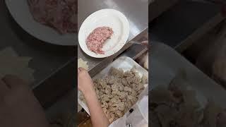 #Dumplings #Wonton Making Pork Wonton Dumpling 香港仔鮮肉雲吞  大池記 香港仔 #Shorts