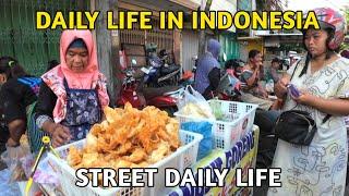 DAILY LIFE IN INDONESIA STREET FOOD MARKET