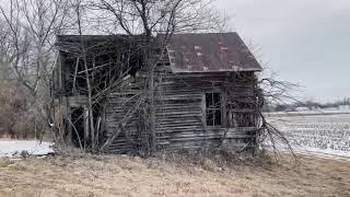 Abandoned farm  house in Iowa