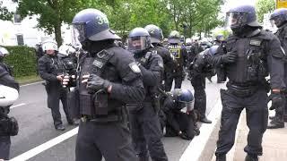 Böller, Steine, Masken: Anti-Polizei-Demo in Herford geht schnell zu Ende