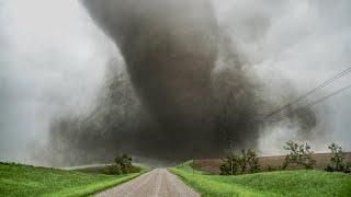 I Drove Right Next To A Monster Tornado