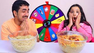 تحدي السباغيتي بعجلة الحظ الغامضة شفا ضد عبود   Mystery Wheel of Spaghetti Challenge