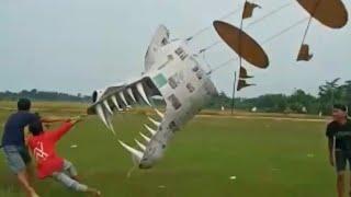 Playing the biggest dragon kite,the dragon broke up and made a scene #cemmesawah