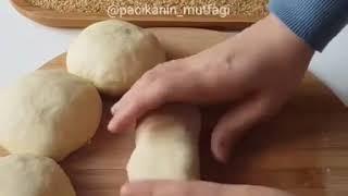 من المطبخ التركي فطاير السميت بحشوة الجبن والببروني 