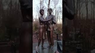 Памятник Родителям Алексея Миллера