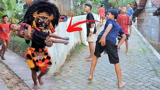 Ngakak Pengejek Ketangkap Buto Ngamuk !! Arak arakan Barongan Blora Taruno Adi Joyo Live Singonegoro