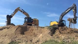 CAT 323E vs. Volvo EC250