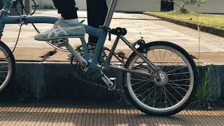 BROMPTON LIGHTWEIGHT Blue Titanium Custom | Solo Indonesia Cycling