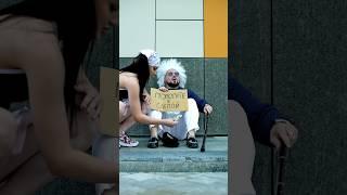 Помогла слепомуЧ1 #добро #comedy #funny #prank #плохой #love #бедный #funnyprank #vine #плохойпарень