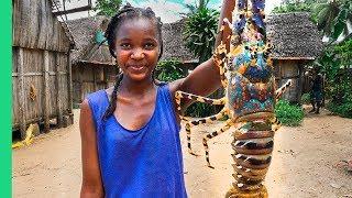 GIANT SEAFOOD on Africa’s Biggest Island! Catch and Cook with Primitive Technology!