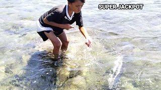 Ginamit Ang Pwersa At Lakas Ng Bata Para Sa Malalaking Isda Ano kayang isdang to  Humingi Ng Tulong