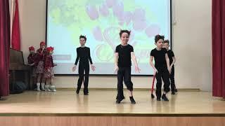 Поздравление для педагогов школы 1798 Феникс