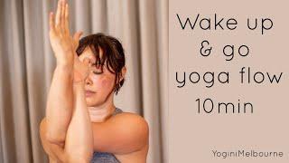 Wake up & go yoga flow 10min