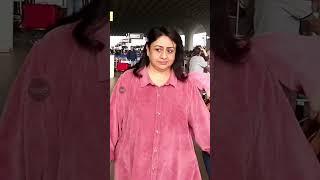 Bindiya Goswami Spotted At Airport Departure || #BindiyaGoswami || Bollywood Mastiz