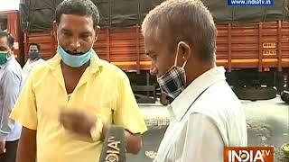 Huge crowd in Mumbai markets ahead of Diwali during pandemic