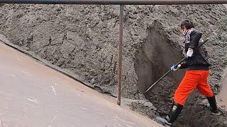 Barge unloads 3200 tons of river sand - relaxing video, work on the barge