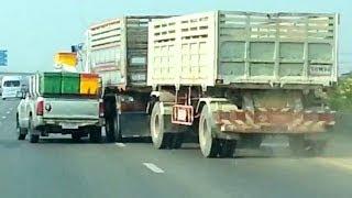 Toyota Hilux vs Volvo Truck : Road Rage battle on a highway!