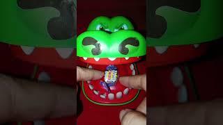 BIG CROCODILE DENTIST EATING FRUIT CHEWY GRAPE CANDY#asmr #asmrsounds #shortvideo #shorts