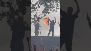 به آتش کشیدن پیراهن عثمان دمبله توسط هواداران بارسا!Burning Ousmane Dembele's shirt by Barca fans!