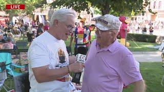 Ed catching up with old coach in Oskaloosa