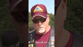 Hundreds gather to lay veteran with no known family to rest