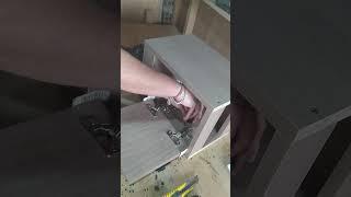 iInstalacion de puerta interior para mueble