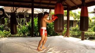 Heavy Bag Training of Taweesak "Master Wee" | Muay Thai Series