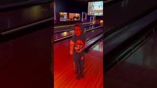 Bowling with Skyler & Ivy #familyvlog #skylerveselaj #kidsvideo #ivyveselaj #maeveveselaj