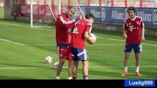 Guardiola Funny Moments : keepy-uppies- Bayern München