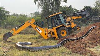 JCB 3dx Backhoe Loader Machine Loading Mud In Mahindra 475 Di Tractor and Stuck in Mud | Jcb Video