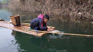 How the orphan boy khai fishes for black carp with bamboo leaves