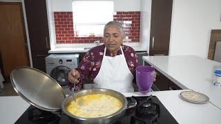 Making rich & creamy, deliciously decadent vermicelli: Warm Indian dessert perfect for cold winters!