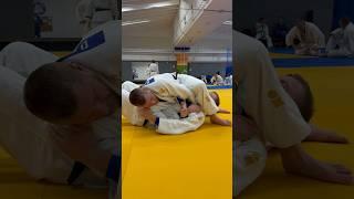 МОЩНЫЙ УДУШАЮЩИЙ #judo #judoka #judotraining #judokas #judoteam #sambo #самбо #дзюдо #shorts