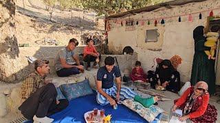 The nomadic life of the Becker family in the mountains and relatives saying goodbye to each other