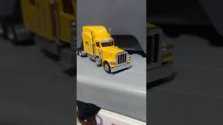 Yellow Peterbilt 389