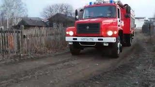 Сельский барин муштрует пожарных. Real Video
