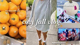 getting into the fall spirit.. COZY FALL VLOG: pumpkin painting, movie night, fall shopping..