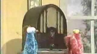 Classic Sesame Street - Yip Yip aliens discover a radio