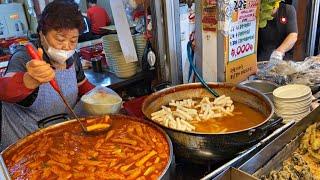 손님이 끊이질 않는 제주 동문시장 명물 서울떡볶이 POPULAR SNACKS / Korean street food