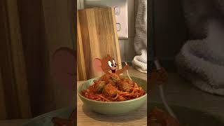 Spaghetti Bowl Bath Goes Wrong | Tom and Jerry | Watch more on Boomerang #Shorts