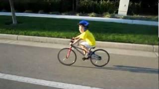 Lars Lindroos - bicycle riding -3 year old-Redline.MOV