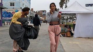 Daisy the Venice Healer mediates a Conflict on the Boardwalk