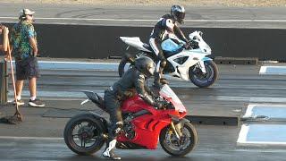 Ducati Panigale V4 vs Suzuki GSXR 1000 - motorbikes drag racing