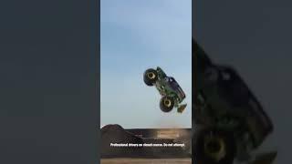 Monsterjam High Jump #monsterjam #gravedigger #skill