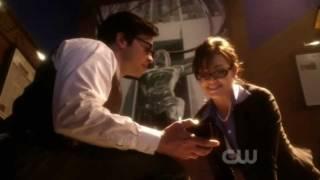 Smallville - 10.22 Finale: Ending Scenes - The Future: Change Into Superman